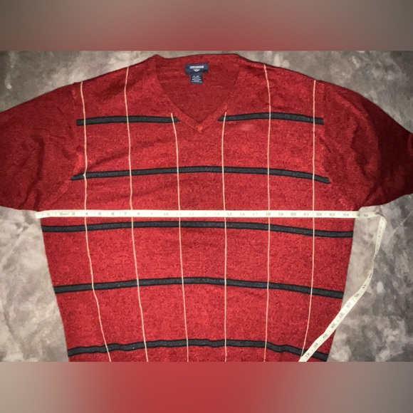 Men’s Dockers XL Red V-Neck Sweater with Gold & Black Stripes – Classic &‎ Cozy - Picture 8 of 11